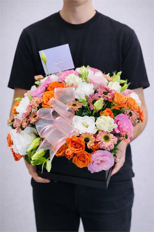 Anneye Sevgi Dolu Renkli Kutu Aranjmanı