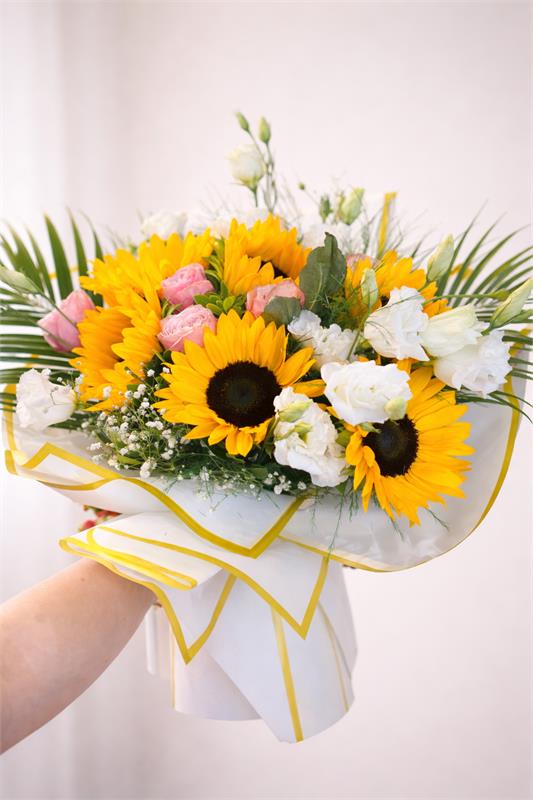 Ayçiçeği ve Lisyantus Buketi