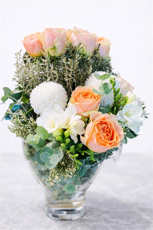 Kalpten Gelen Zarafet – Kalp Camda Anastasia & İthal Gül Aranjmanı