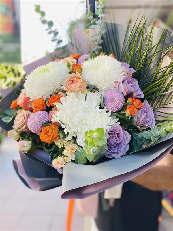 Beyaz Anastasia ve Gül Aranjman