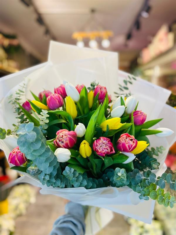 Renklerin Dansı – 30’lu Lale Buketi