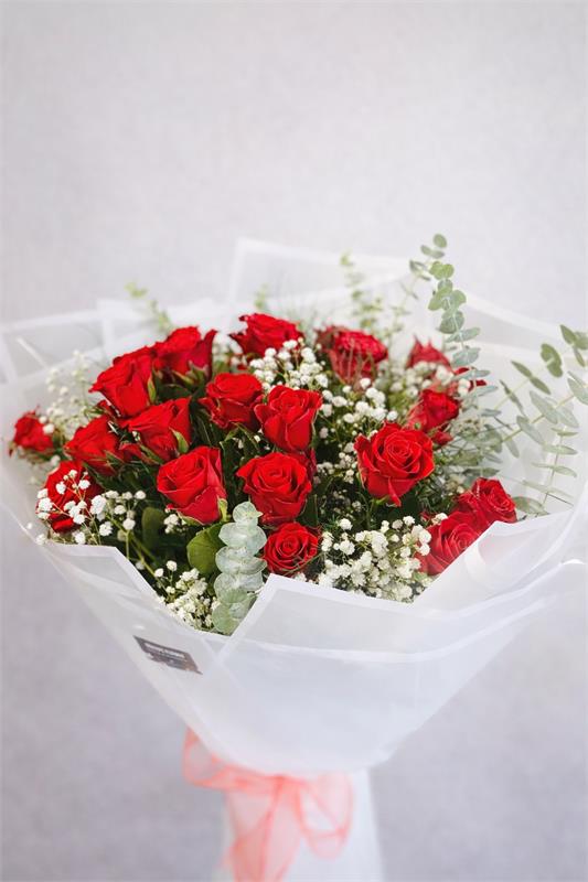 Saf Aşkın İfadesi – 21 Kırmızı Gül Buketi