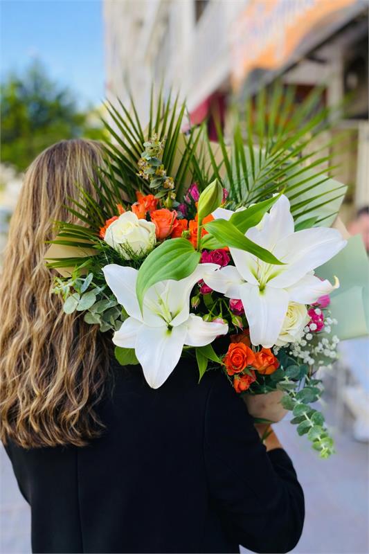 Zambak Esintisi | Renkli Lilyum Buketi