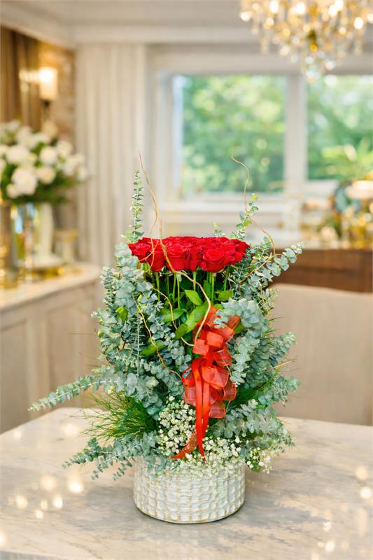 21 Kırmızı Güllü Özel Masa Aranjmanı