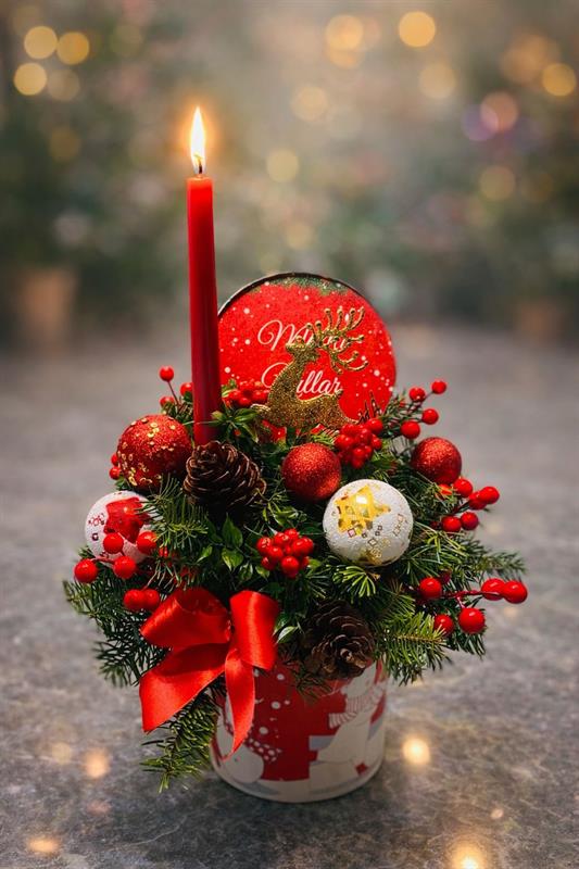 Yılbaşı Mumlu Kırmızı Aranjman