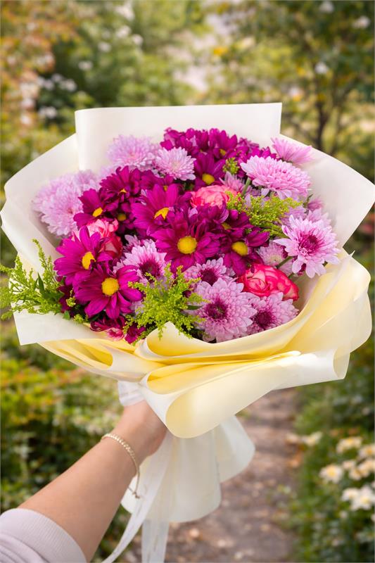 Doğal Renkler Krizantem & Gül Buketi