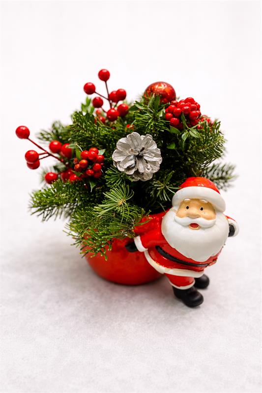 Noel Baba Figürlü Yılbaşı Aranjmanı