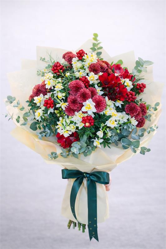 Kokinalı Karışık Çiçek Yeni Yıl Buketi