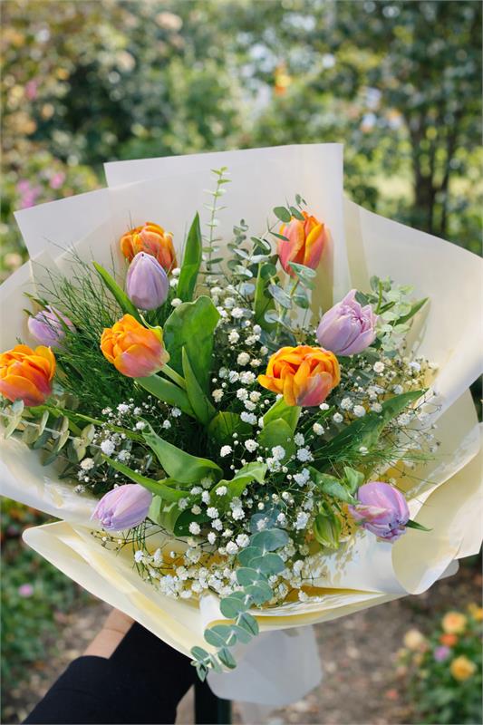 Doğal Bahar Laleleri Buketi