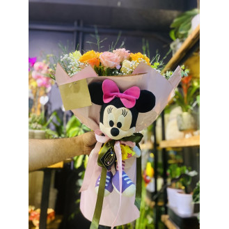 Minnie Mouse ve Rengarenk Gül Buketi